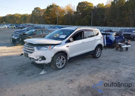 2018 Ford Escape Se z USA, uszkodzony, nr VIN 1FMCU9GD8JUA48236